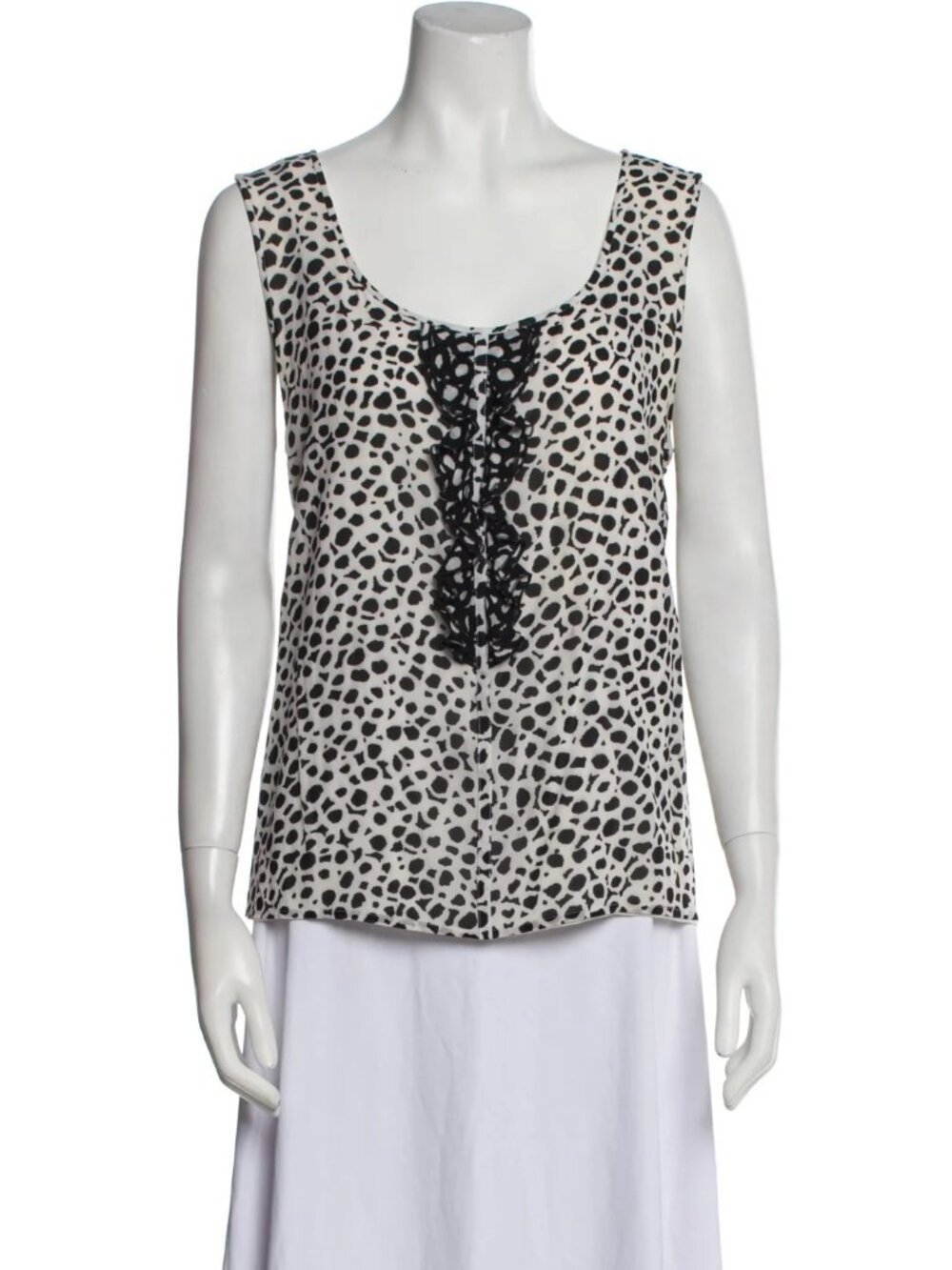 St John Sleveless blouse